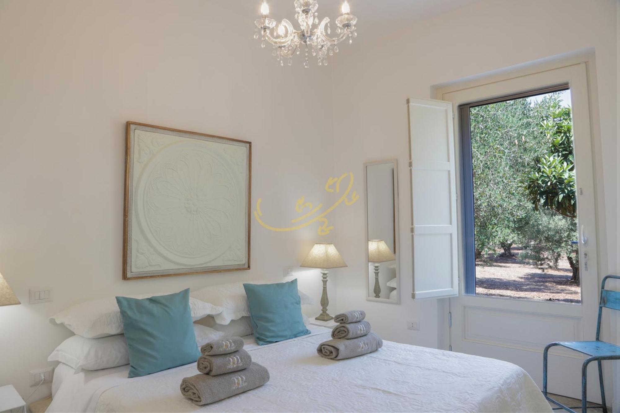 Td Dimora Del Giglio With Organic Garden With Pool Villa Ostuni Exteriör bild