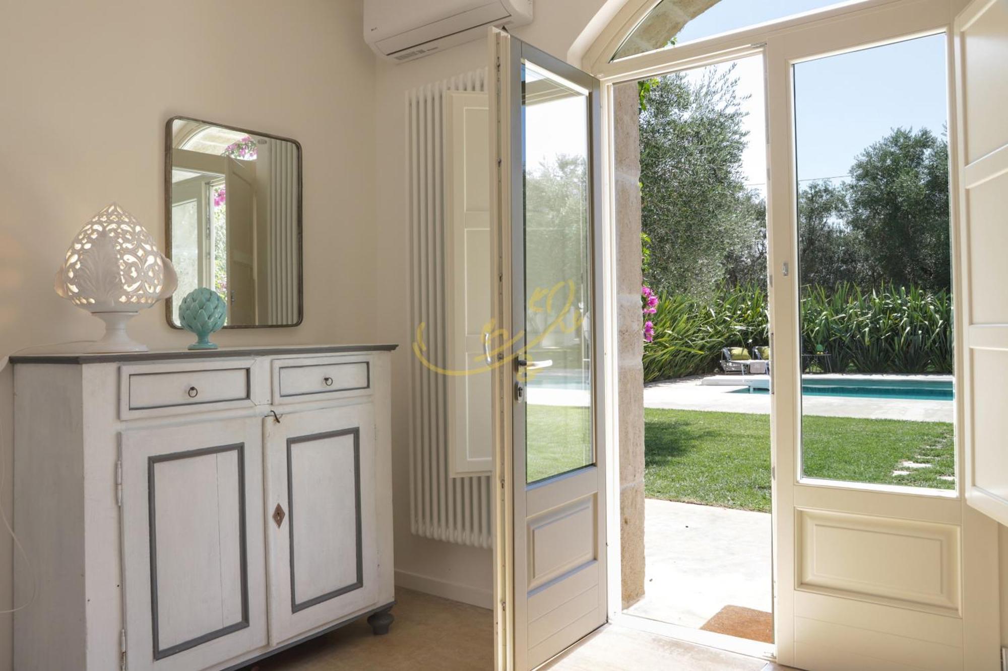 Td Dimora Del Giglio With Organic Garden With Pool Villa Ostuni Exteriör bild
